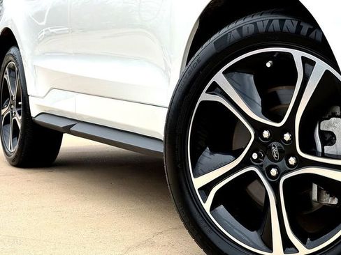 Certified 2021 Ford Edge ST image 6