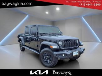 Used 2024 Jeep Gladiator Sport AWD/4WD video 1