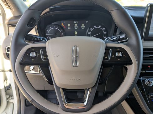 Used 2022 Lincoln Corsair FWD image 13
