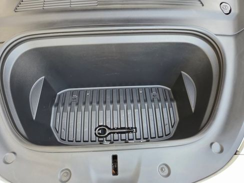 Used 2020 Tesla Model Y Long Range image 47