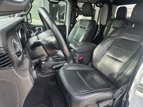 Certified 2020 Jeep Gladiator Overland image 13