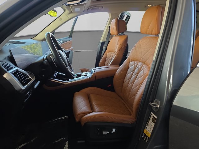 Used 2023 BMW X7 xDrive40i w/ Premium Package AWD/4WD image 12