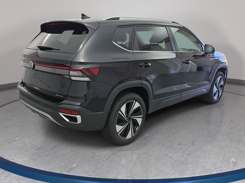 New 2026 Volkswagen Taos SE AWD/4WD image 5