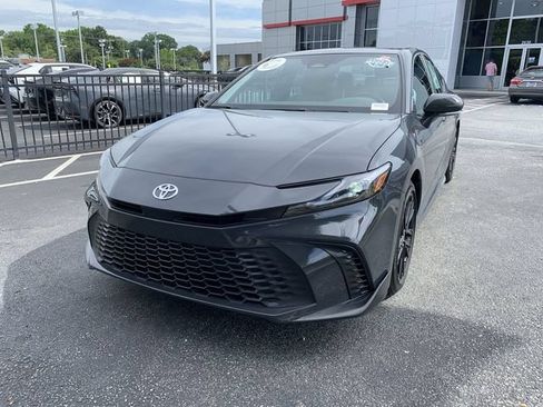 Used 2026 Toyota Camry SE w/ Convenience Package FWD image 4