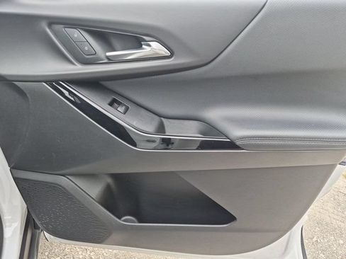 Used 2025 Chevrolet Equinox LT FWD image 33