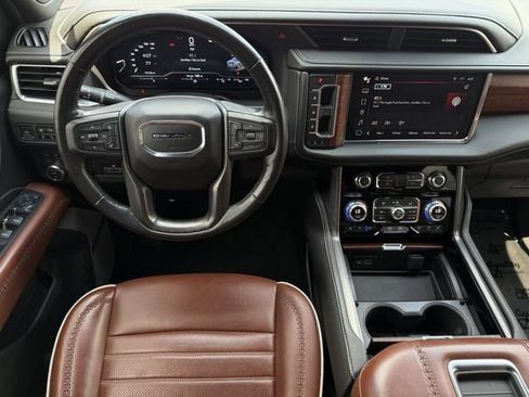 Used 2023 GMC Yukon XL Denali Ultimate AWD/4WD image 12