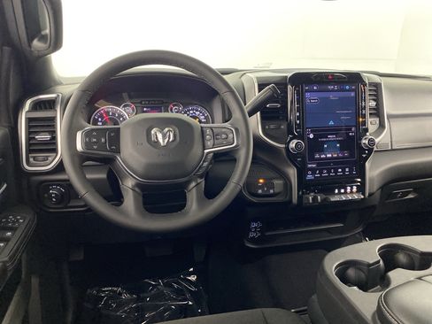 Used 2025 RAM 2500 Big Horn AWD/4WD image 38