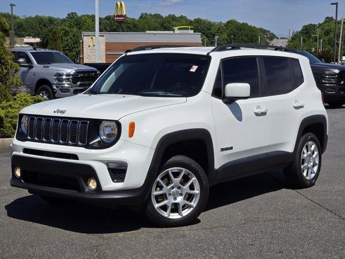 Used 2020 Jeep Renegade Latitude w/ Cold Weather Group AWD/4WD image 2