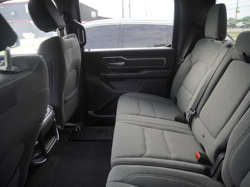 Used 2022 RAM 1500 Big Horn AWD/4WD image 4