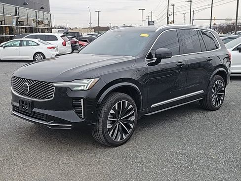 Used 2025 Volvo XC90 T8 Ultra w/ Protection Package Premier image 15