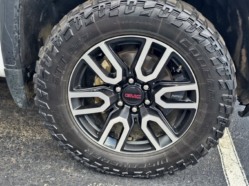 Used 2024 GMC Sierra 1500 AT4 AWD/4WD image 9