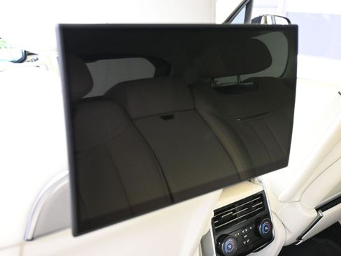 Used 2024 Land Rover Range Rover SV image 7