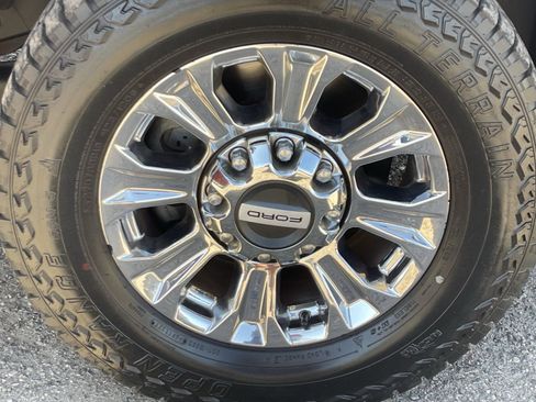 Used 2018 Ford F350 Lariat RWD image 10