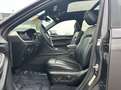 Used 2024 Jeep Grand Cherokee L Limited w/ Luxury Tech Group II image 29