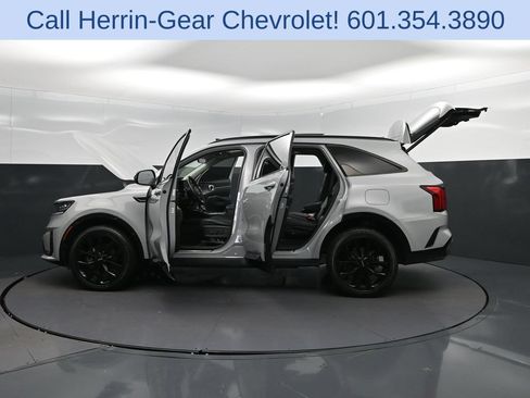 Used 2023 Kia Sorento SX AWD/4WD image 46