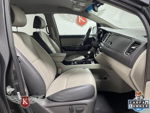 Used 2018 Kia Sedona SX FWD image 23