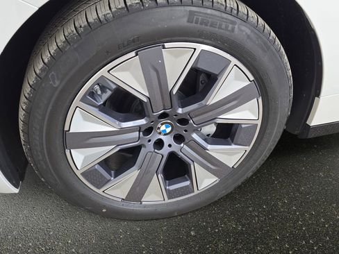 New 2026 BMW iX xDrive45 w/ Premium Package image 32