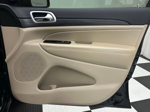 Certified 2022 Jeep Grand Cherokee Laredo E image 20