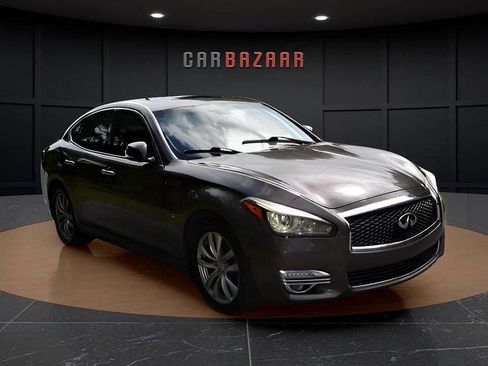 Used 2015 INFINITI Q70 3.7 image 9