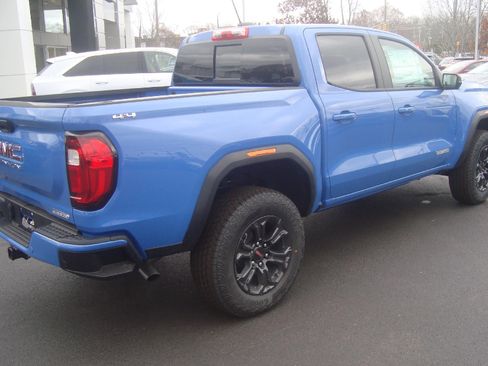 New 2025 GMC Canyon Elevation w/ Convenience Package image 4