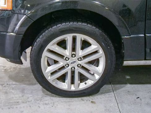 Used 2015 Ford Expedition Platinum image 5