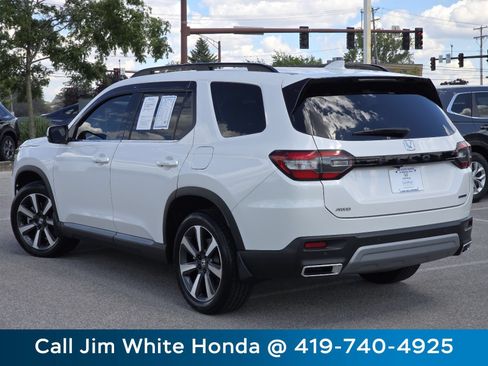 Certified 2024 Honda Pilot Touring image 19