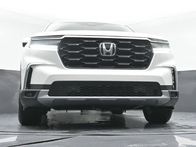 Used 2025 Honda Pilot EX-L image 36