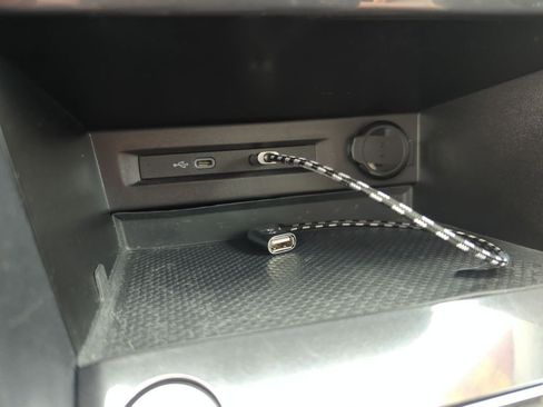 Used 2023 Volkswagen Tiguan S image 13