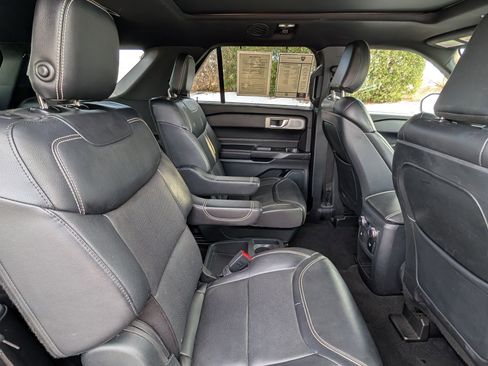 Used 2020 Ford Explorer ST w/ Premium Technology Package image 33