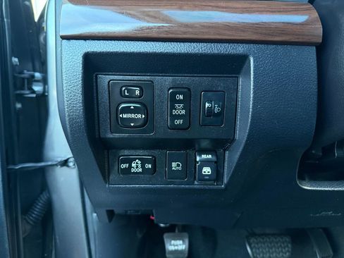 Used 2018 Toyota Tundra Limited w/ Limited Premium Package AWD/4WD image 42