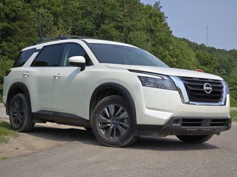 Certified 2024 Nissan Pathfinder SV AWD/4WD image 2