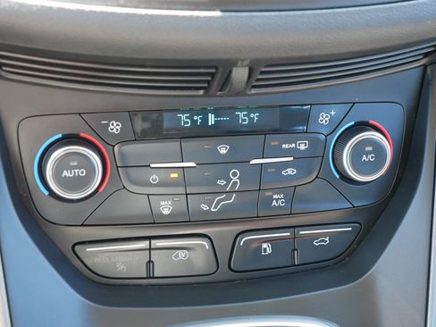 Used 2017 Ford C-MAX Energi SE w/ Equipment Group 401A FWD image 23