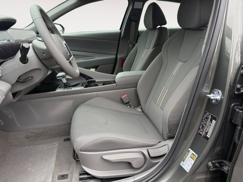 New 2025 Hyundai Elantra SEL image 10
