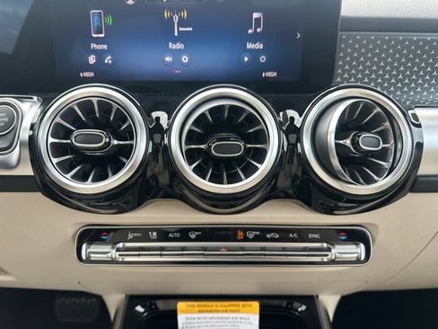 New 2026 Mercedes-Benz GLB 250 4MATIC image 34