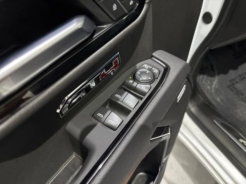 Used 2025 GMC Sierra 1500 AT4 image 14