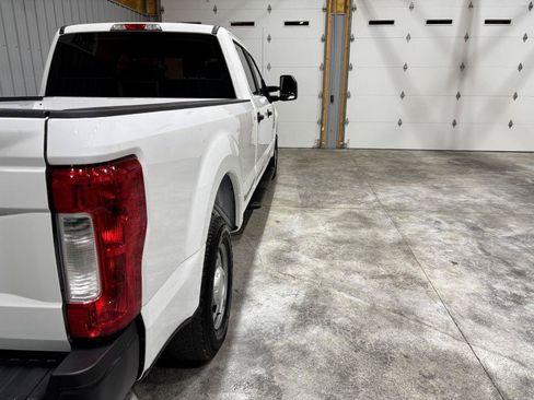 Used 2019 Ford F250 XL w/ Camper Package RWD image 10