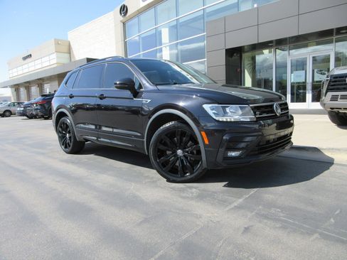 Used 2020 Volkswagen Tiguan SE R-Line AWD/4WD image 15
