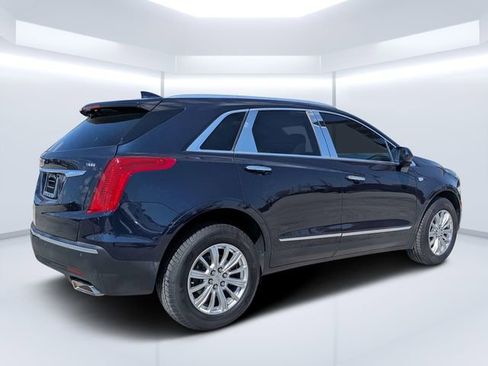 Used 2017 Cadillac XT5 FWD image 3