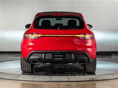 Certified 2026 Porsche Macan AWD/4WD image 10