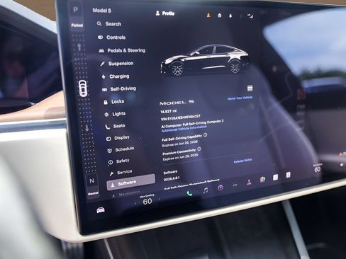 Used 2022 Tesla Model S AWD/4WD image 14