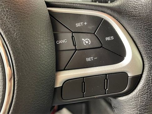 Used 2021 Jeep Renegade Latitude w/ Convenience Group image 12