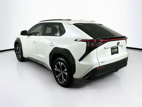 Used 2025 Toyota bZ4X FWD image 5