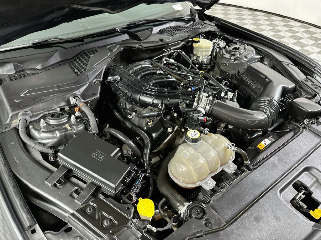Used 2016 Ford Mustang Coupe RWD image 25