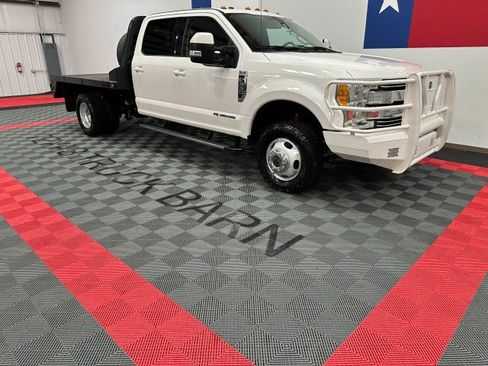 Used 2017 Ford F350 Lariat w/ FX4 Off-Road Package image 15