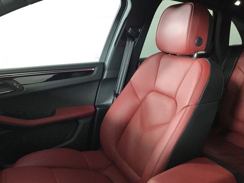 Certified 2026 Porsche Macan AWD/4WD image 20