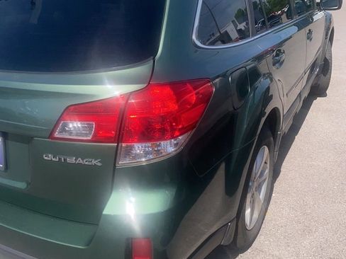 Used 2013 Subaru Outback 2.5i Limited w/ Moonroof Pkg image 3