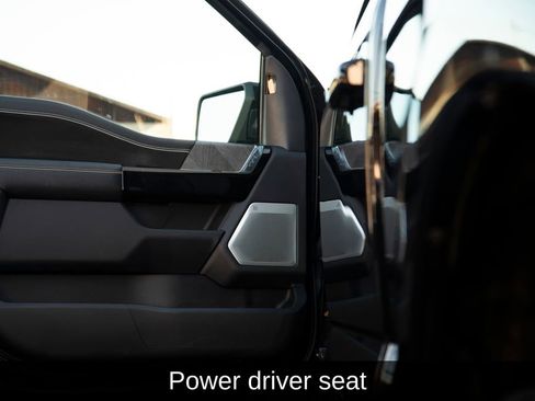 Used 2022 Ford F150 Lightning Platinum image 12