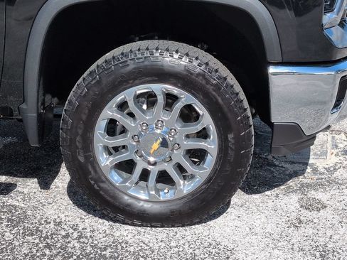 Used 2025 Chevrolet Silverado 2500 LTZ AWD/4WD image 11