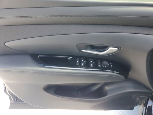 Used 2025 Hyundai Tucson Limited FWD image 19