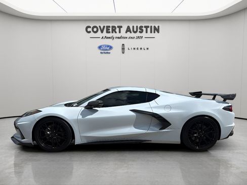 Used 2023 Chevrolet Corvette Stingray Premium Cpe w/ Z51 Performance Package RWD image 2
